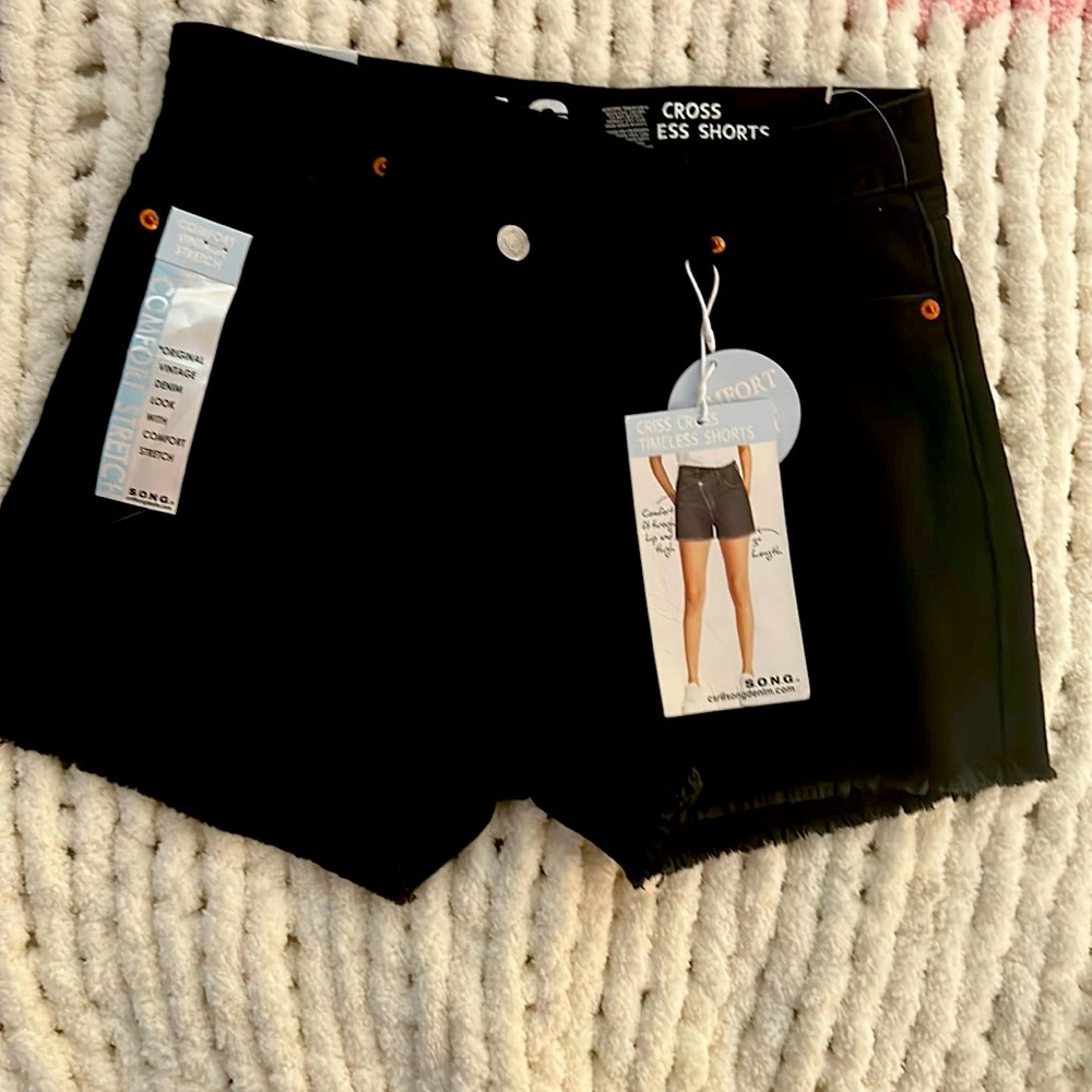 Black short